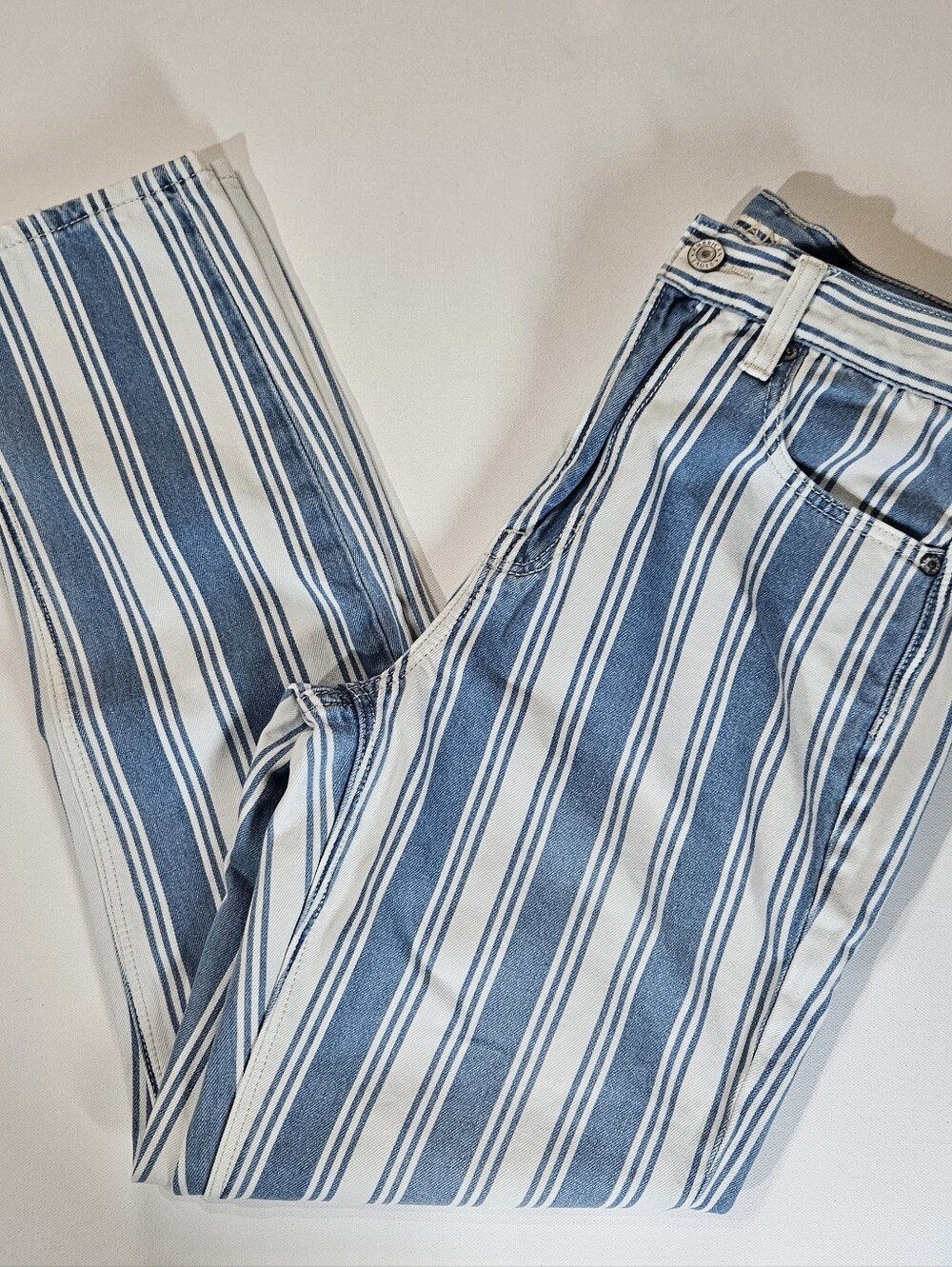 American Eagle Mom Jeans Womens Size 2 Blue White Stripe Retro 90s‎ Style Denim